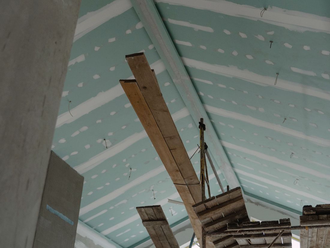 Chantier de rénovation intérieure dans un bâtiment ancien